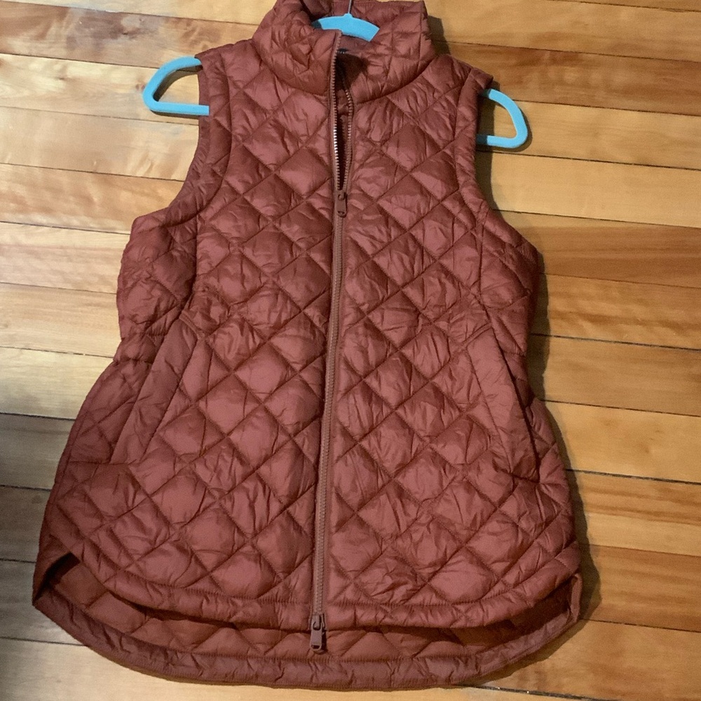 Athleta Whisper Feather vest